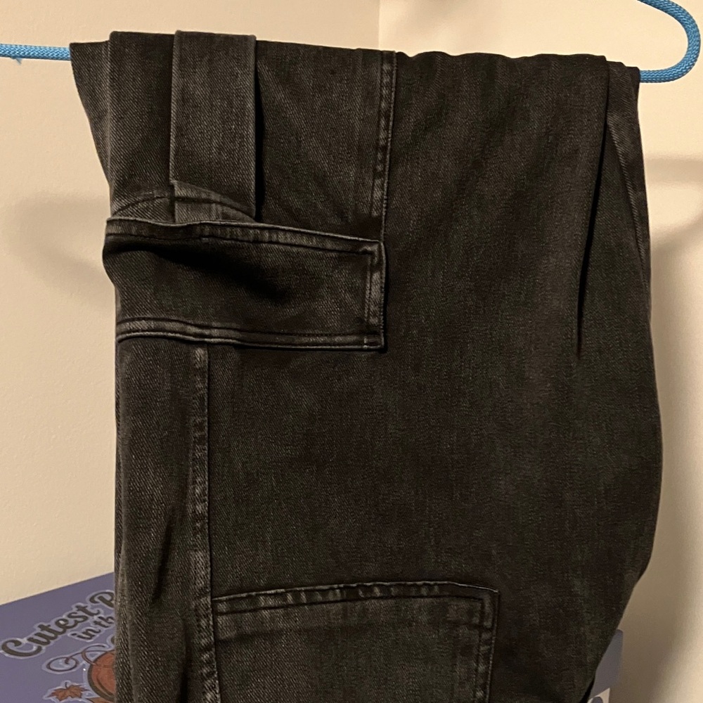 Halara Magic Black Straight Leg Cargo Jeans Pants size YL. Great condition.